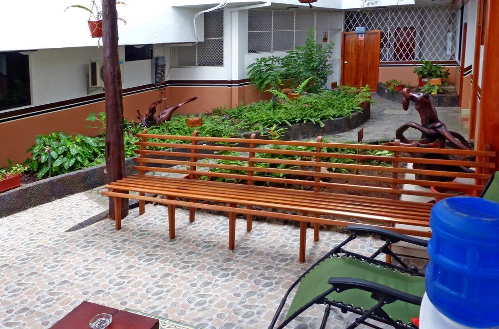 Hospedaje Brisas Del Pacifico Пуэрто-Айора Экстерьер фото